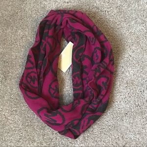 Michael Kors reversible logo scarf